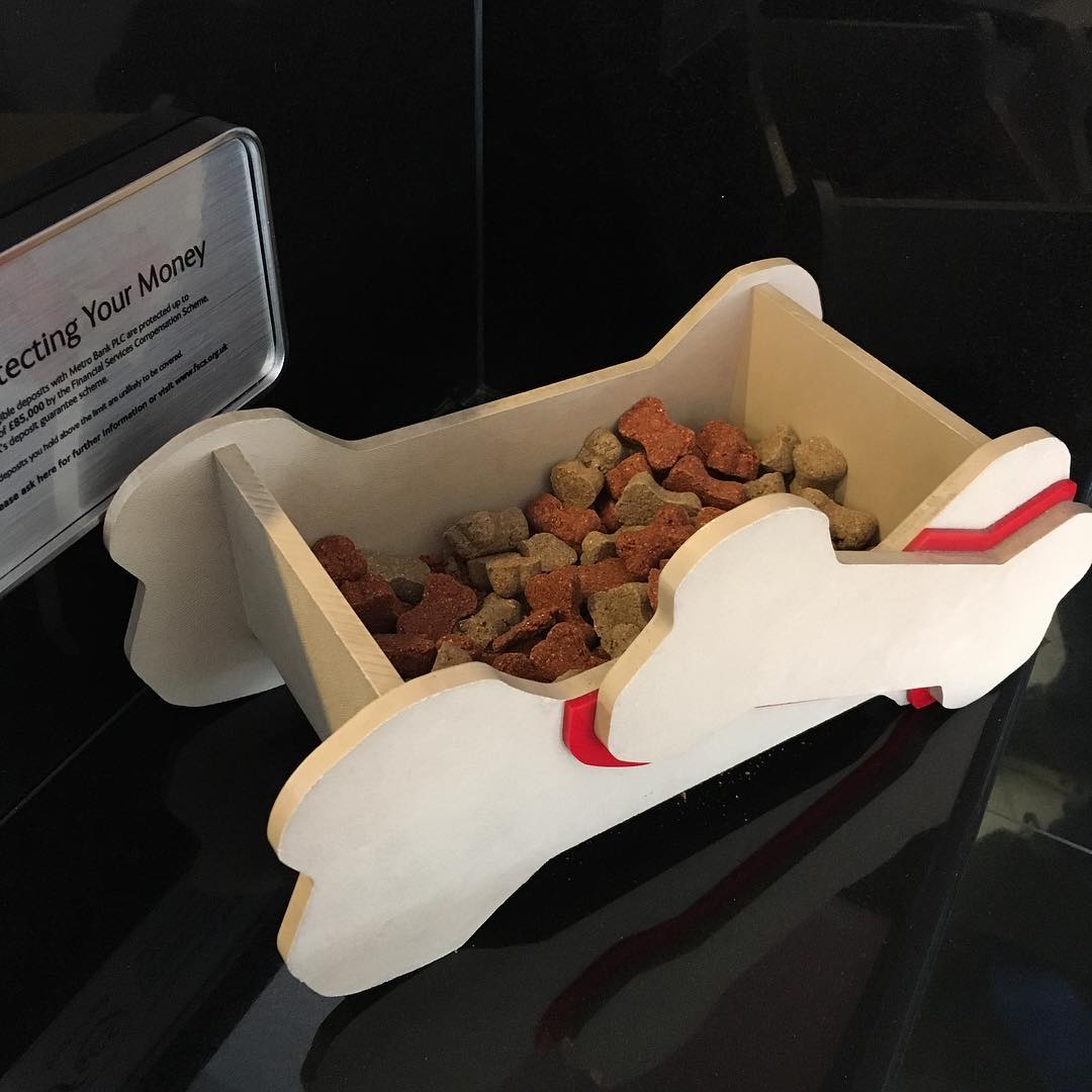 If ever there was a reason to get a dog it's for free dog treats at Metro Bank! 🐾🐶