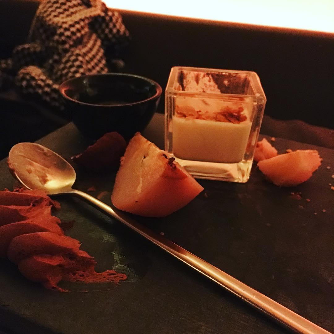 I should probably have taken a picture at the start but I was too busy enjoying the experience. Here is a pic of the aftermath of the dessert platter. Lekker