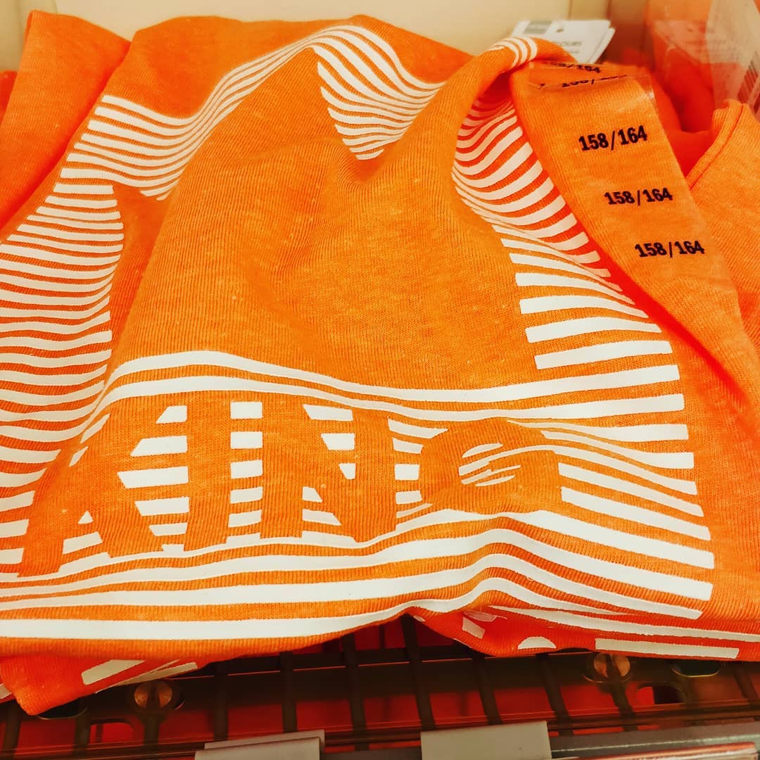 Totally gutted that HEMA.nl do not do age 16 tee shirts in the kids section. Some great options for kings day otherwise