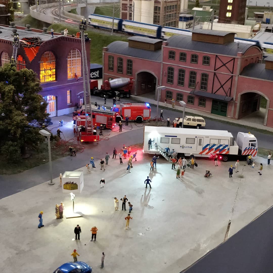 More politie en brandweerlieden in miniature. 👮🚨🚔🚒👩‍🚒
