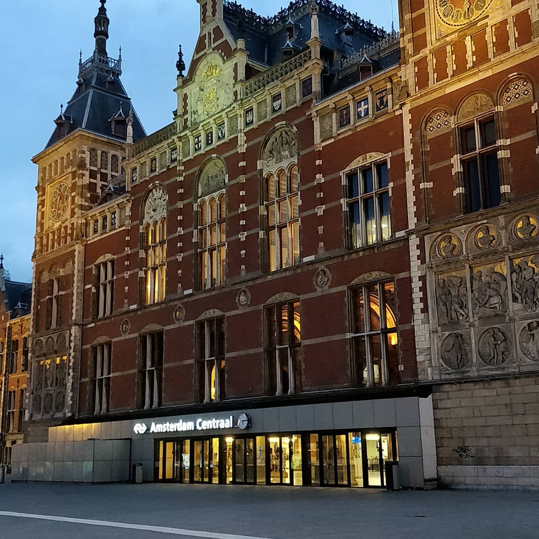 Very quiet Amsterdam Centraal