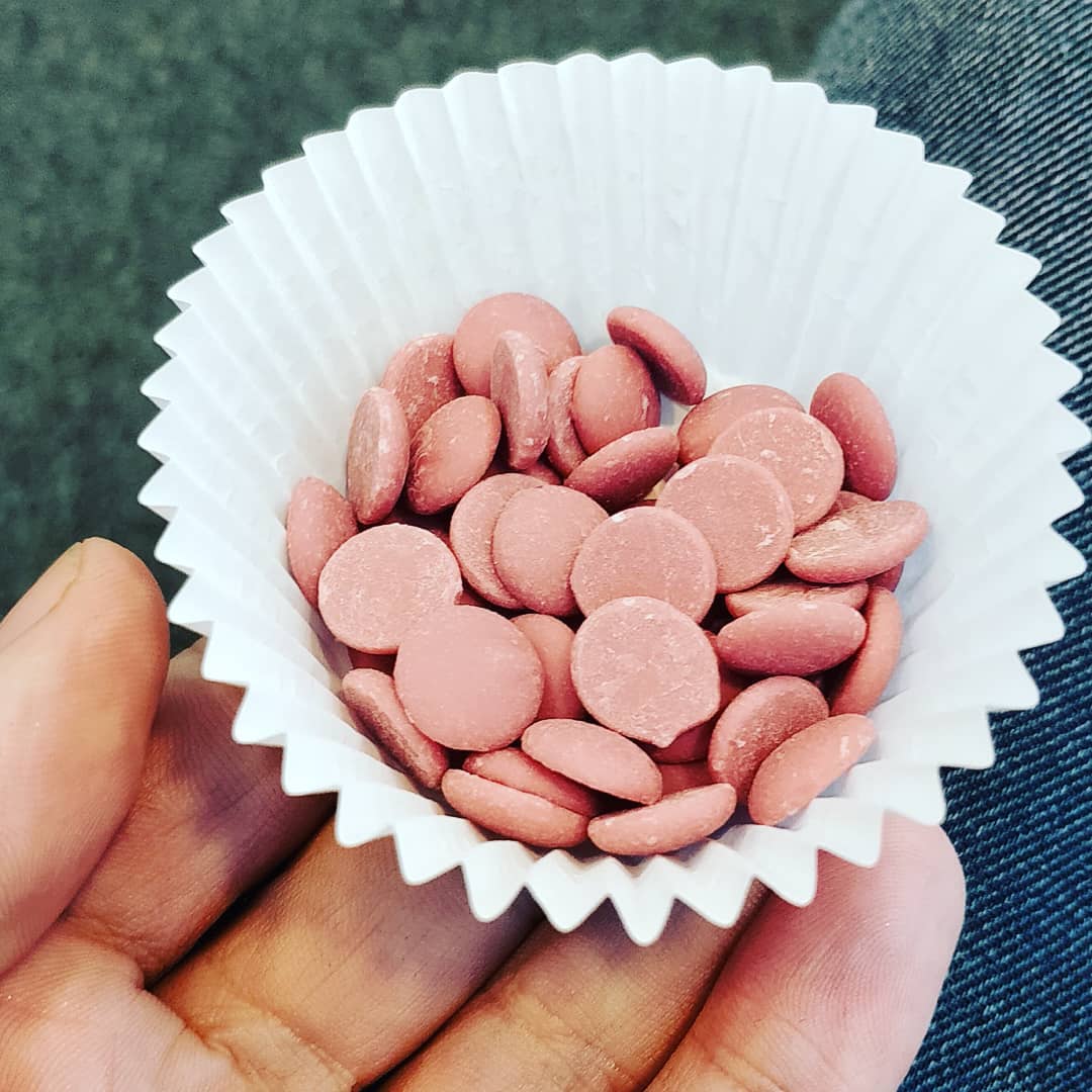 Apparently there are four types of chocolate. Ruby cocoa makes pink chocolate. #lekker