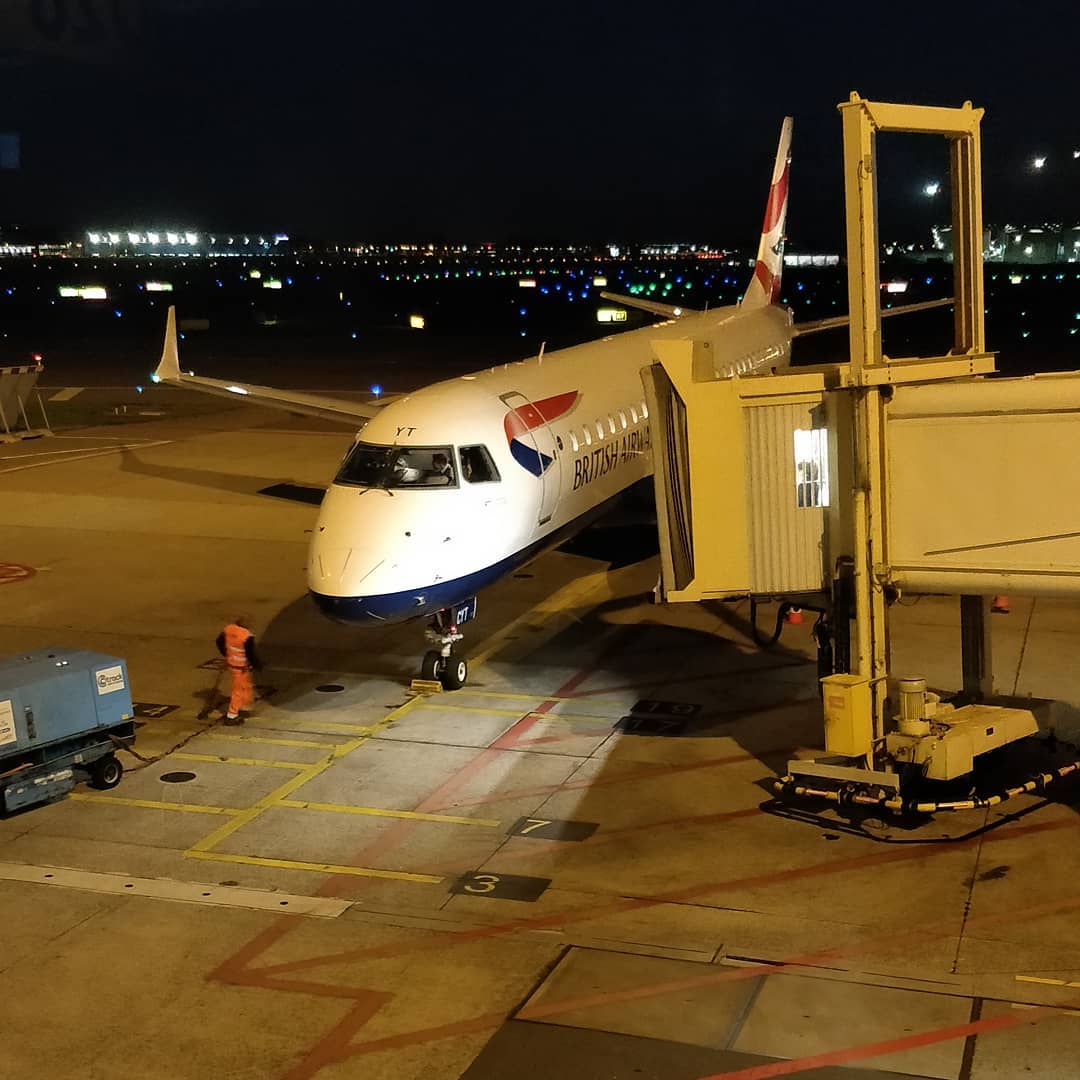 My chariot has arrived. Due to leave in 18 mins so... AMS > LCY . . . . . . . . . . #ba #britishairways #aviationphotography #amsterdam #airportfun #avgeek #travel #airportlife #aviation #planespotting #schipholairport #airport #instaaviation #plane #instagramaviation #airports #airplane #schiphol #instatravel #cityflyer #bacityflyer