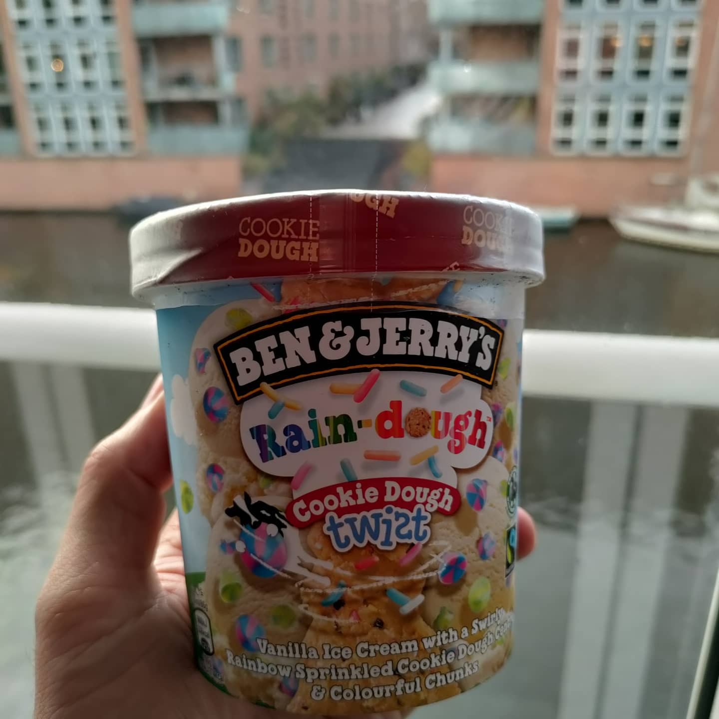 Lekker regenboog cookie dough