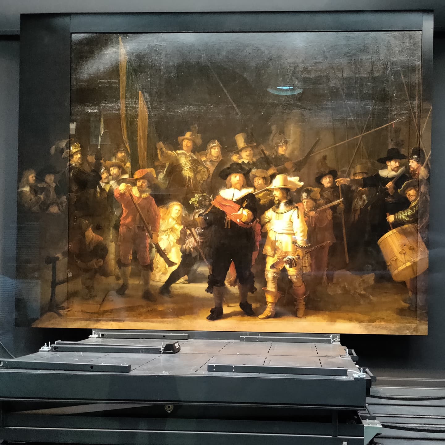 Came to see the two guys who got cut out the picture. #rembrandt #nightwatch
